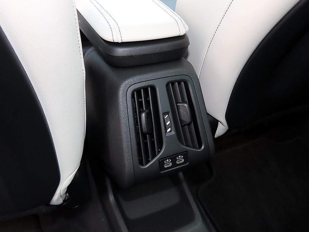 BMW X1 X1 (U11) sDrive 18d M 스포츠 이미지 15