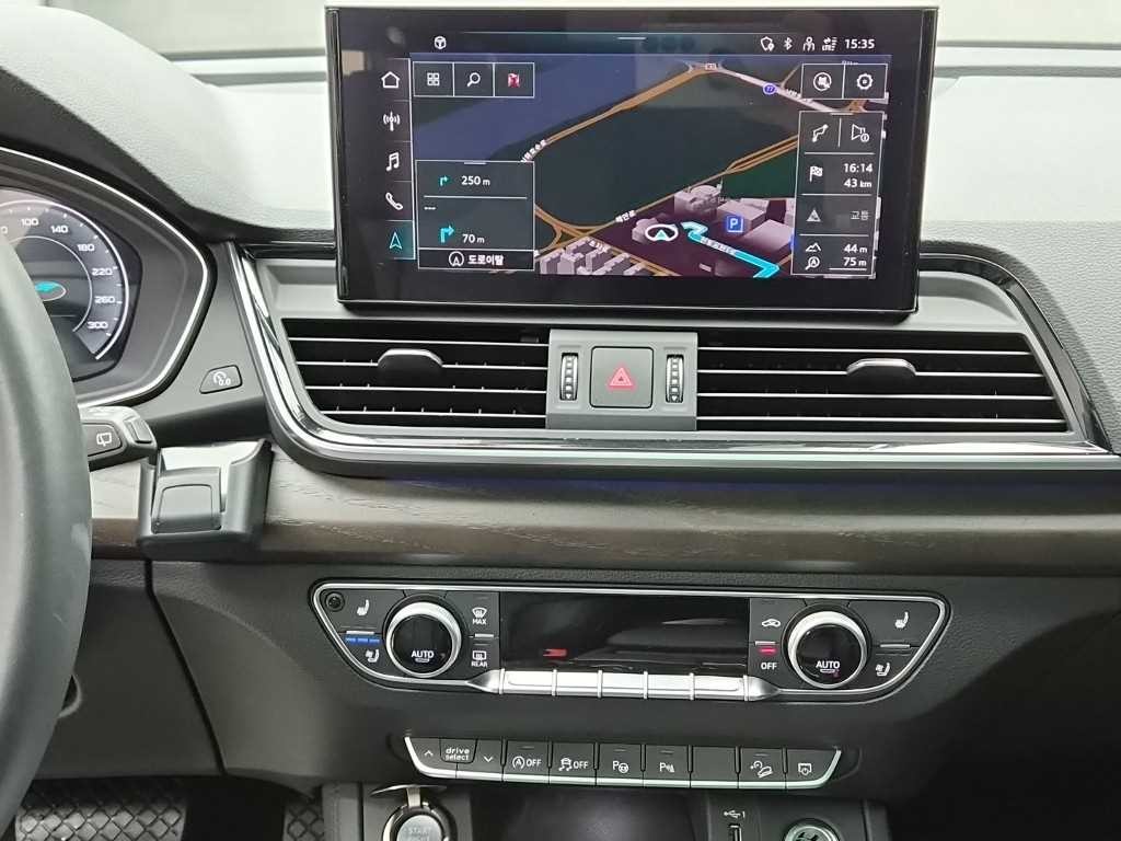아우디 Q5 Q5 (FY) 45 TFSI 콰트로 프리미엄 스포트백 이미지 12