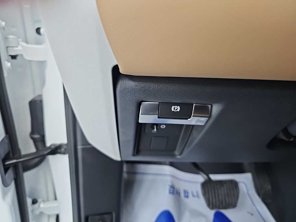 랜드로버 디펜더 디펜더 (L663) 110 D300 X-다이나믹 HSE 이미지 19