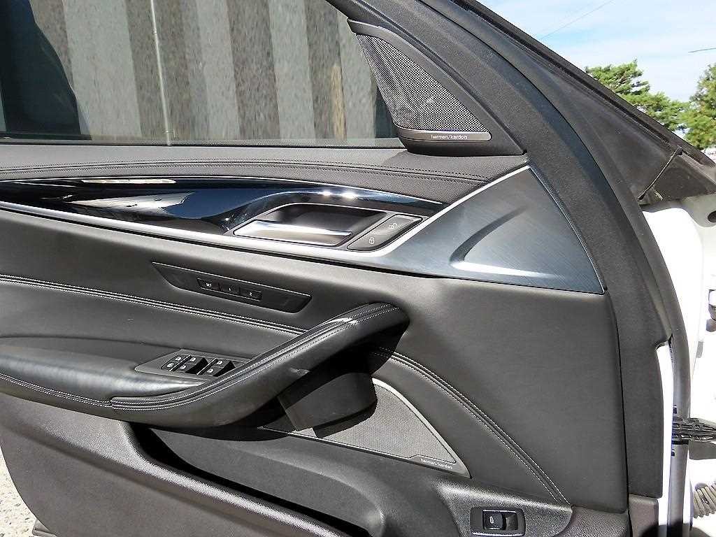 BMW 5시리즈 5시리즈 (G30) 530d M 스포츠 플러스 이미지 12