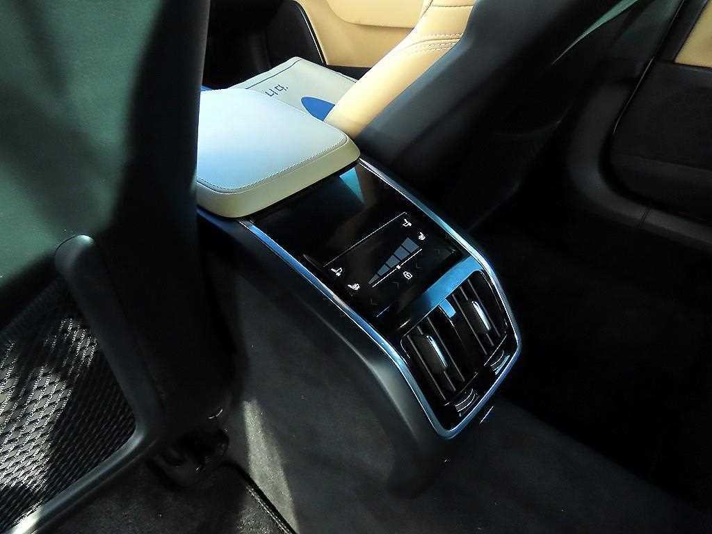 볼보 S90 B5 얼티메이트 브라이트 이미지 15