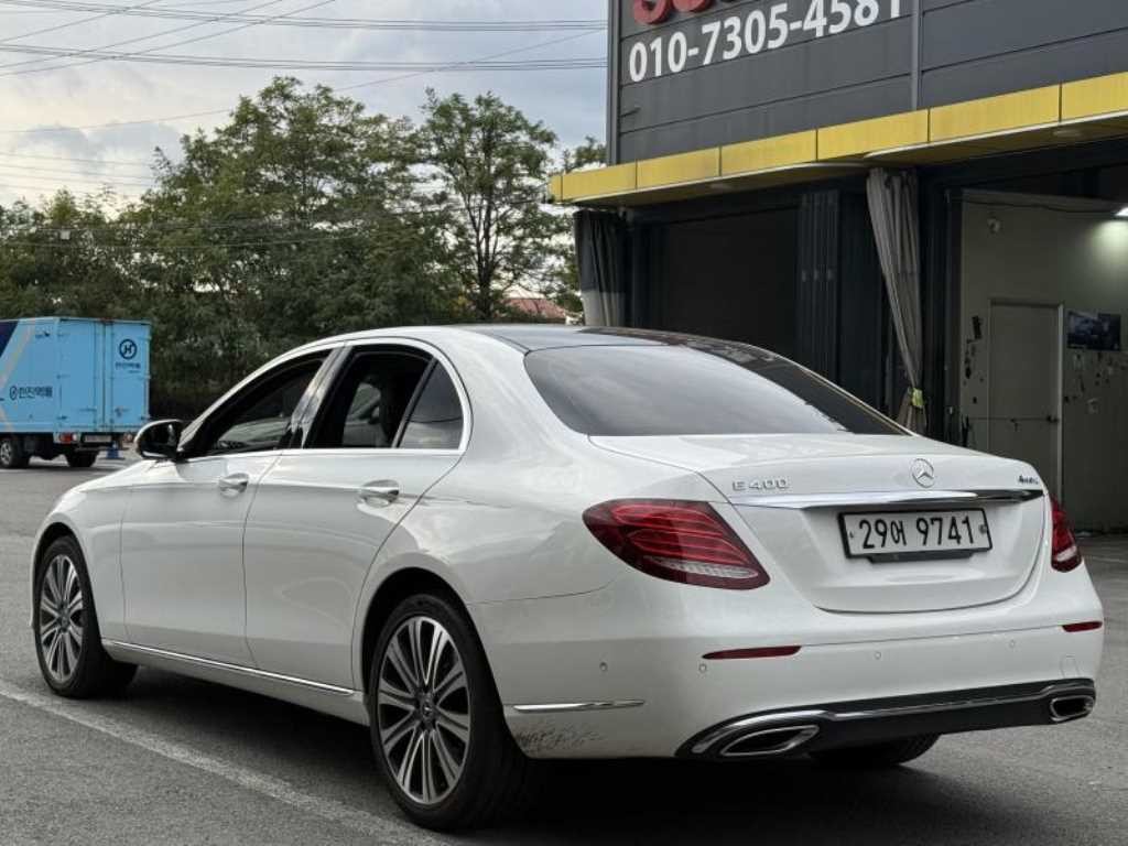 벤츠 E 클래스 E-클래스 W213 E400 4MATIC 익스클루시브 이미지 5