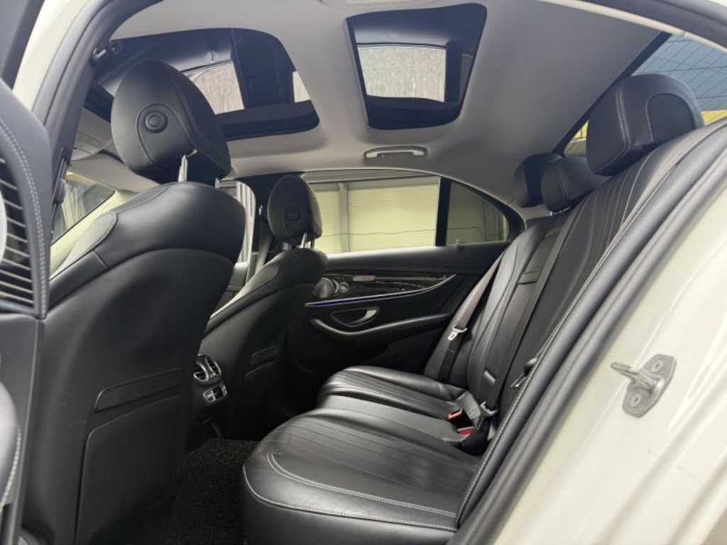 벤츠 E 클래스 E-클래스 W213 E400 4MATIC 익스클루시브 이미지 7