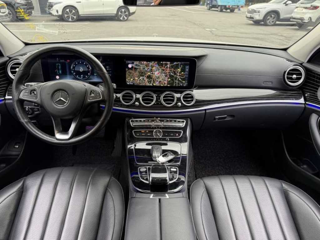 벤츠 E 클래스 E-클래스 W213 E400 4MATIC 익스클루시브 이미지 8