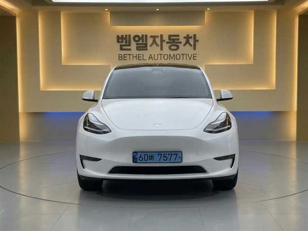 테슬라 모델 Y 롱 레인지 이미지 1