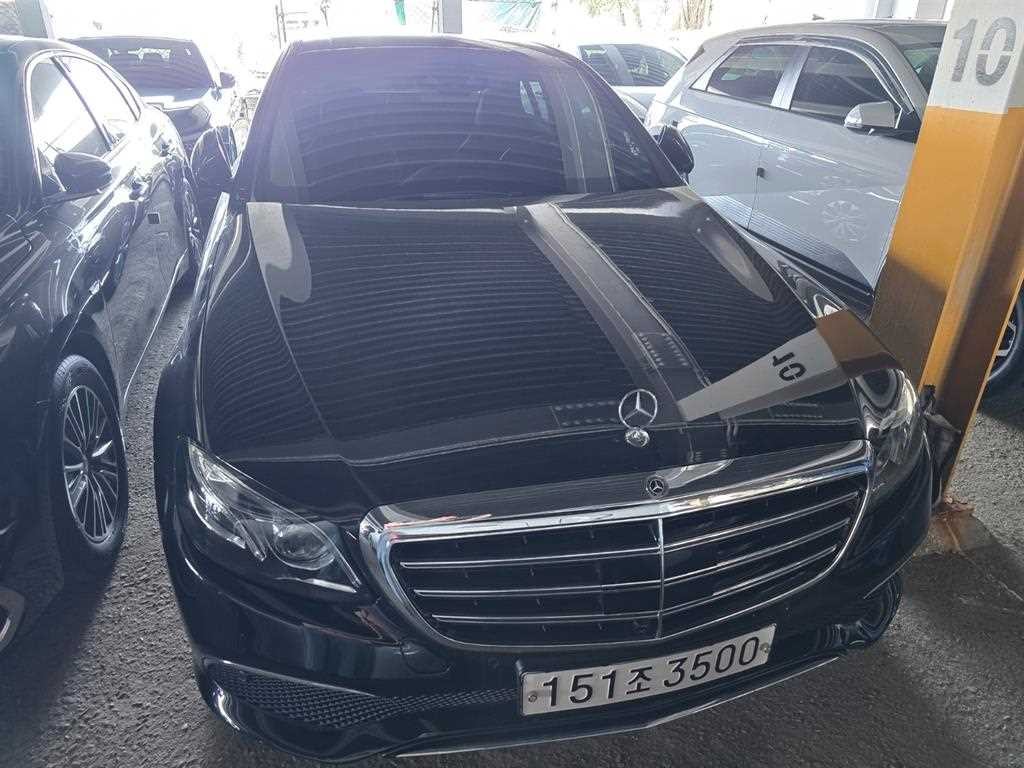 벤츠 E 클래스 E-클래스 W213 E300 4MATIC 익스클루시브 이미지 1