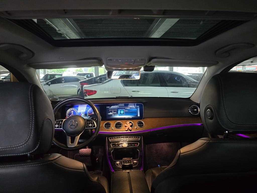 벤츠 E 클래스 E-클래스 W213 E300 4MATIC 익스클루시브 이미지 17