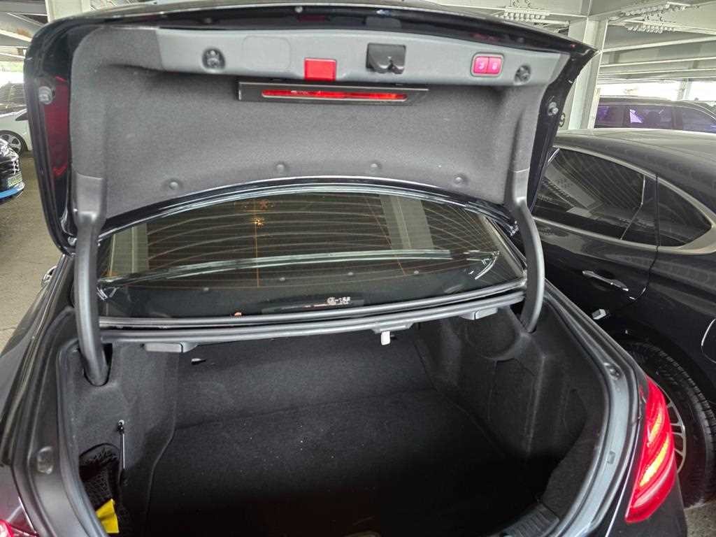 벤츠 E 클래스 E-클래스 W213 E300 4MATIC 익스클루시브 이미지 18