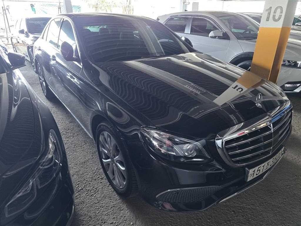벤츠 E 클래스 E-클래스 W213 E300 4MATIC 익스클루시브 이미지 2