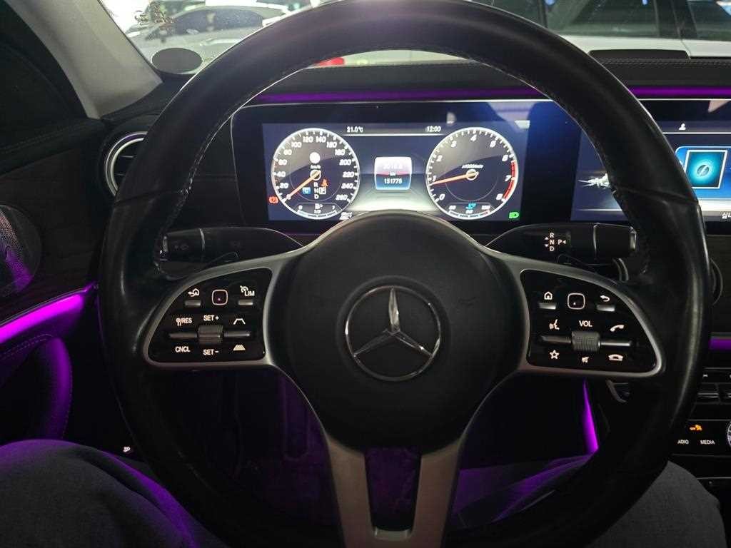 벤츠 E 클래스 E-클래스 W213 E300 4MATIC 익스클루시브 이미지 8