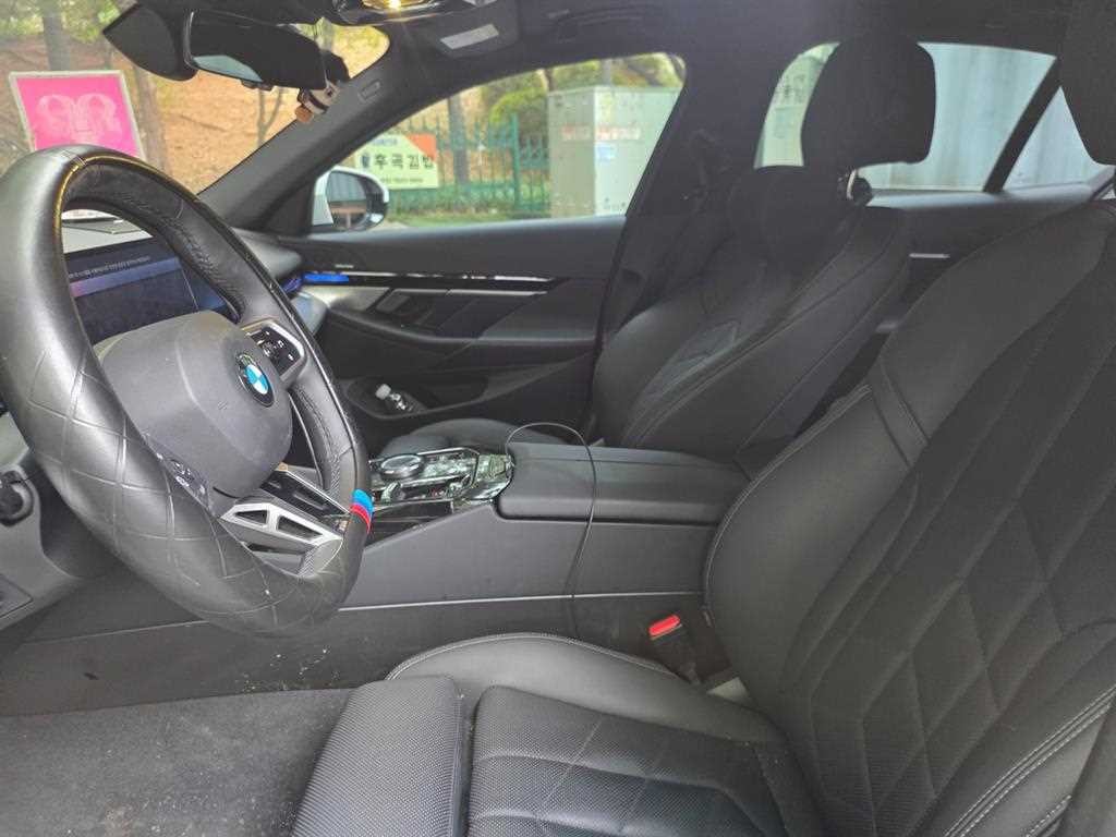 BMW 5시리즈 5시리즈 (G60) 520i M 스포츠 이미지 7