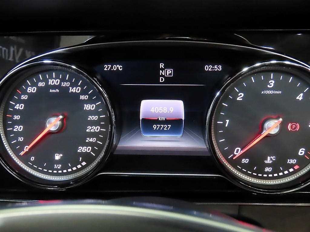 벤츠 E 클래스 E-클래스 W213 E220d 카브리올레 이미지 13
