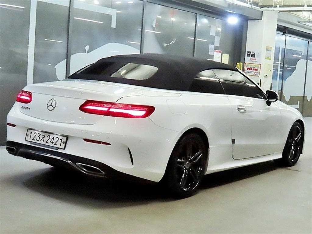 벤츠 E 클래스 E-클래스 W213 E220d 카브리올레 이미지 4