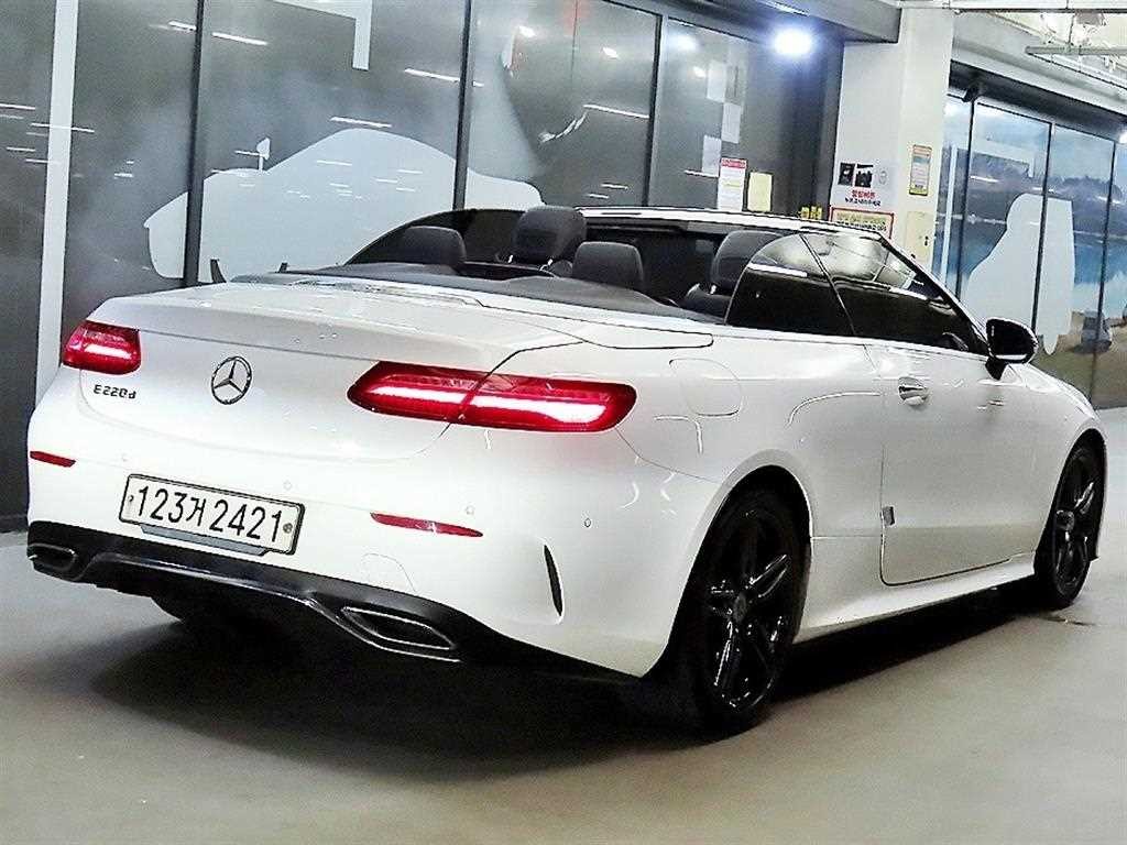 벤츠 E 클래스 E-클래스 W213 E220d 카브리올레 이미지 9