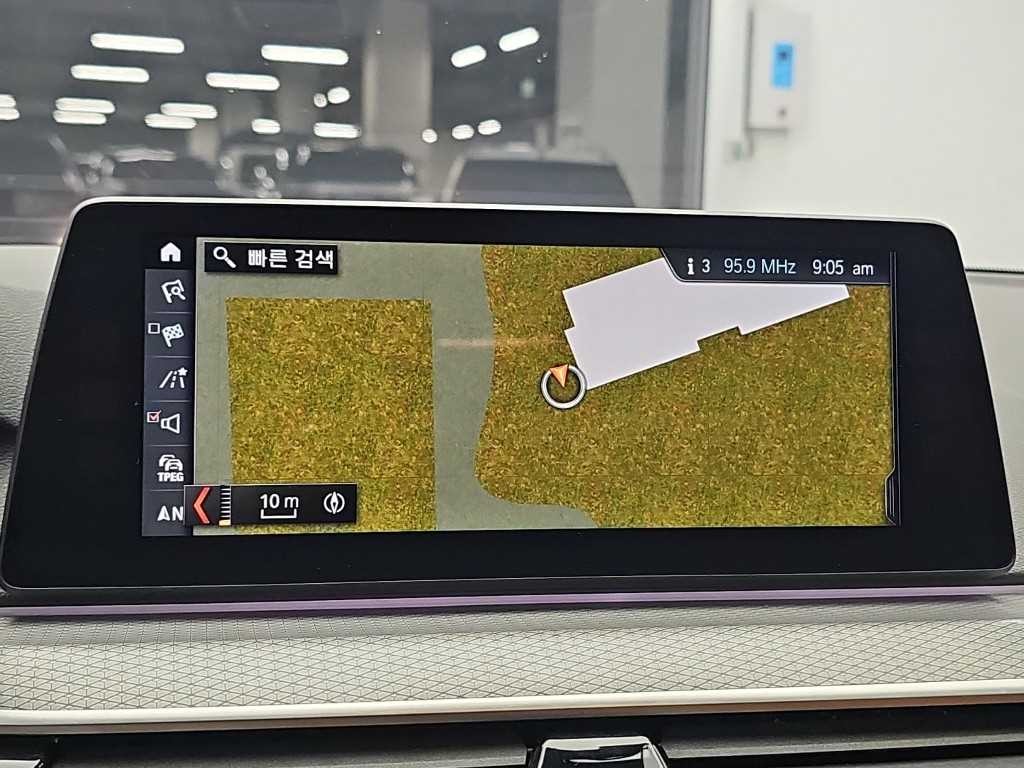 BMW 5시리즈 5시리즈 (G30) 530i M 스포츠 플러스 이미지 15