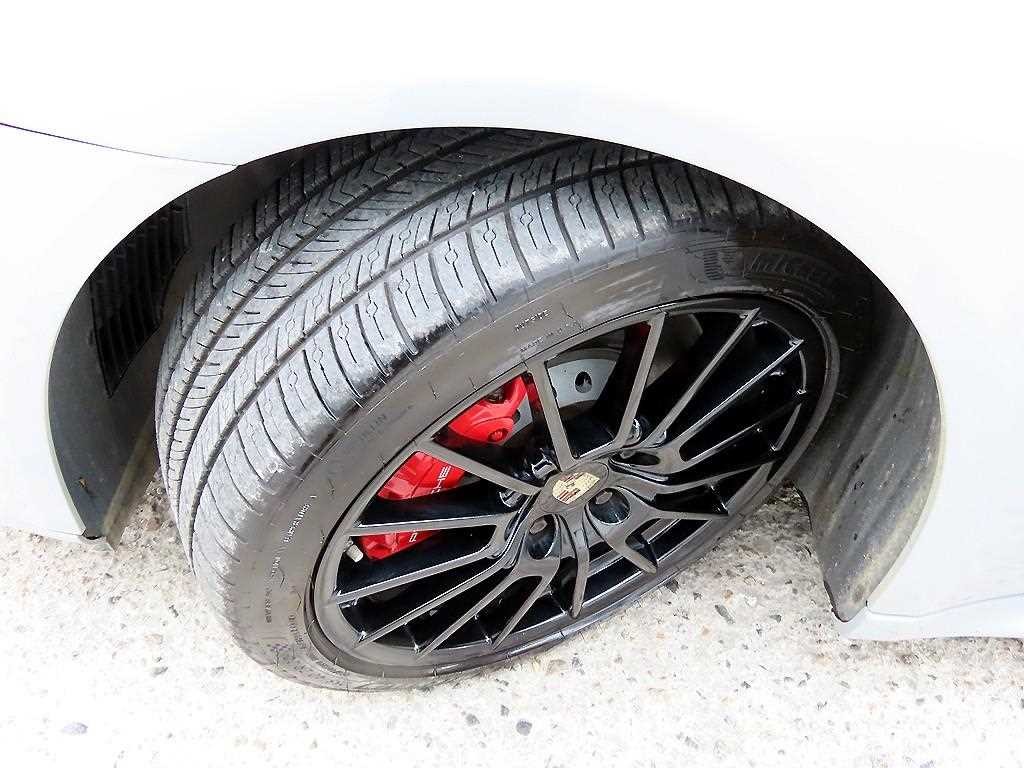 포르쉐 파나메라 4.8 GTS 이미지 20
