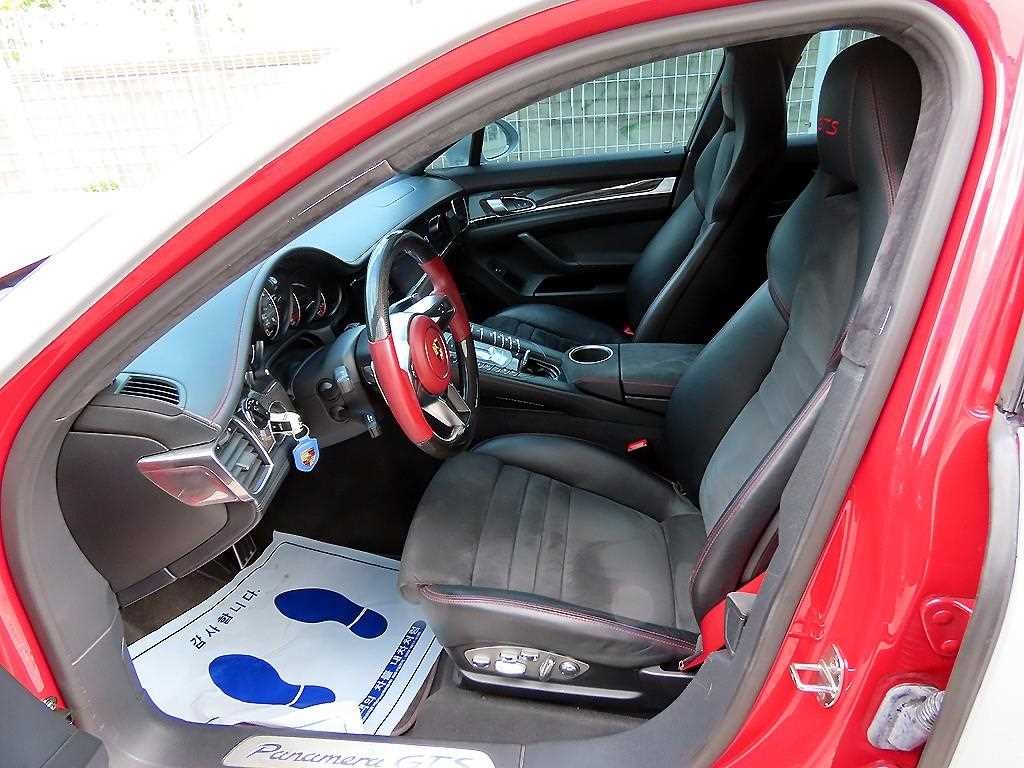 포르쉐 파나메라 4.8 GTS 이미지 5
