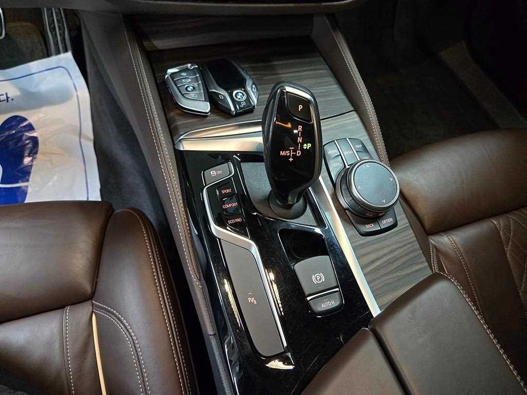 BMW 5시리즈 5시리즈 (G30) 520i M 스포츠 이미지 12