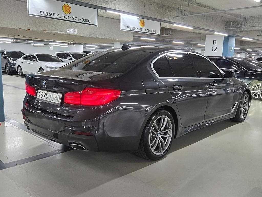 BMW 5시리즈 5시리즈 (G30) 520i M 스포츠 이미지 4