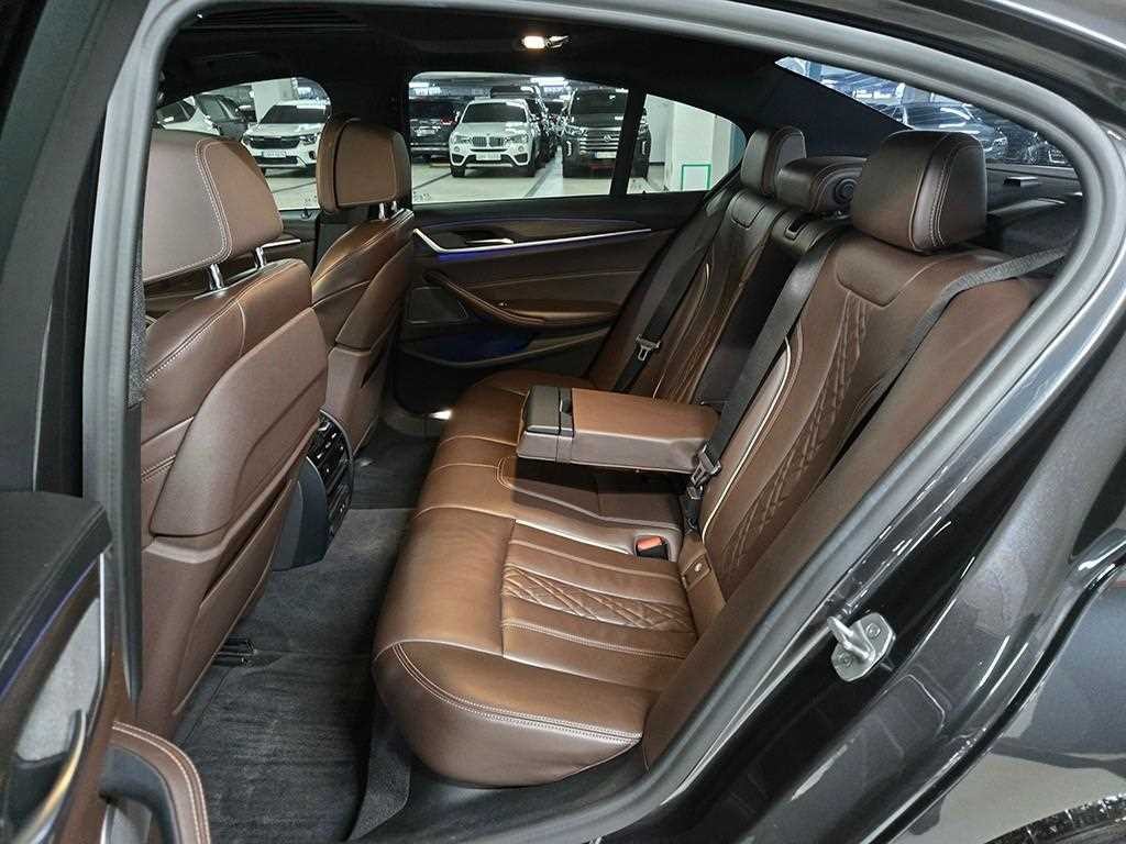 BMW 5시리즈 5시리즈 (G30) 520i M 스포츠 이미지 7