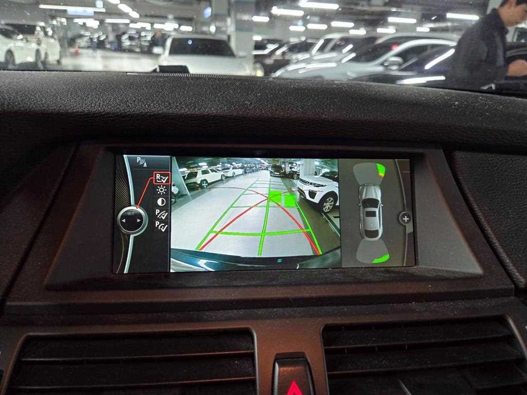 BMW X6 X6 (E71) xDrive 35i 이미지 15