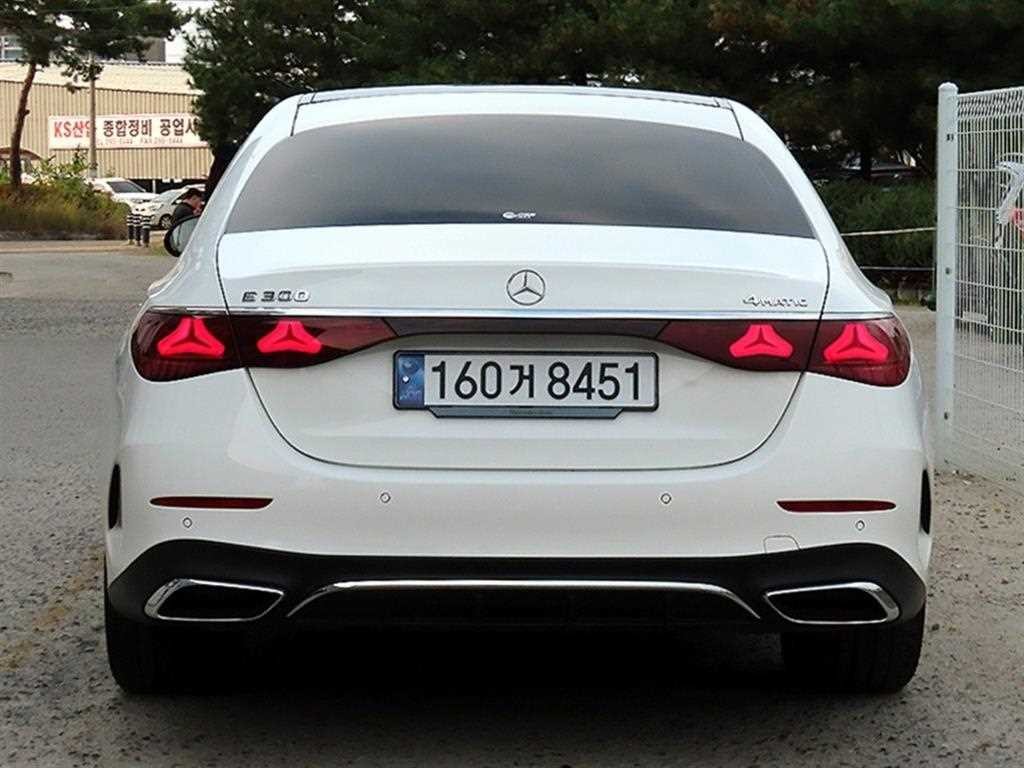 벤츠 E 클래스 E-클래스 W214 E300 4MATIC AMG Line 이미지 4