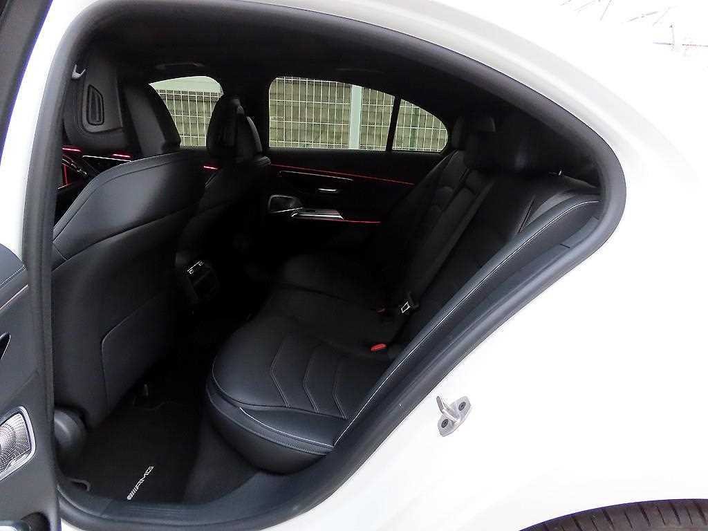 벤츠 E 클래스 E-클래스 W214 E300 4MATIC AMG Line 이미지 6