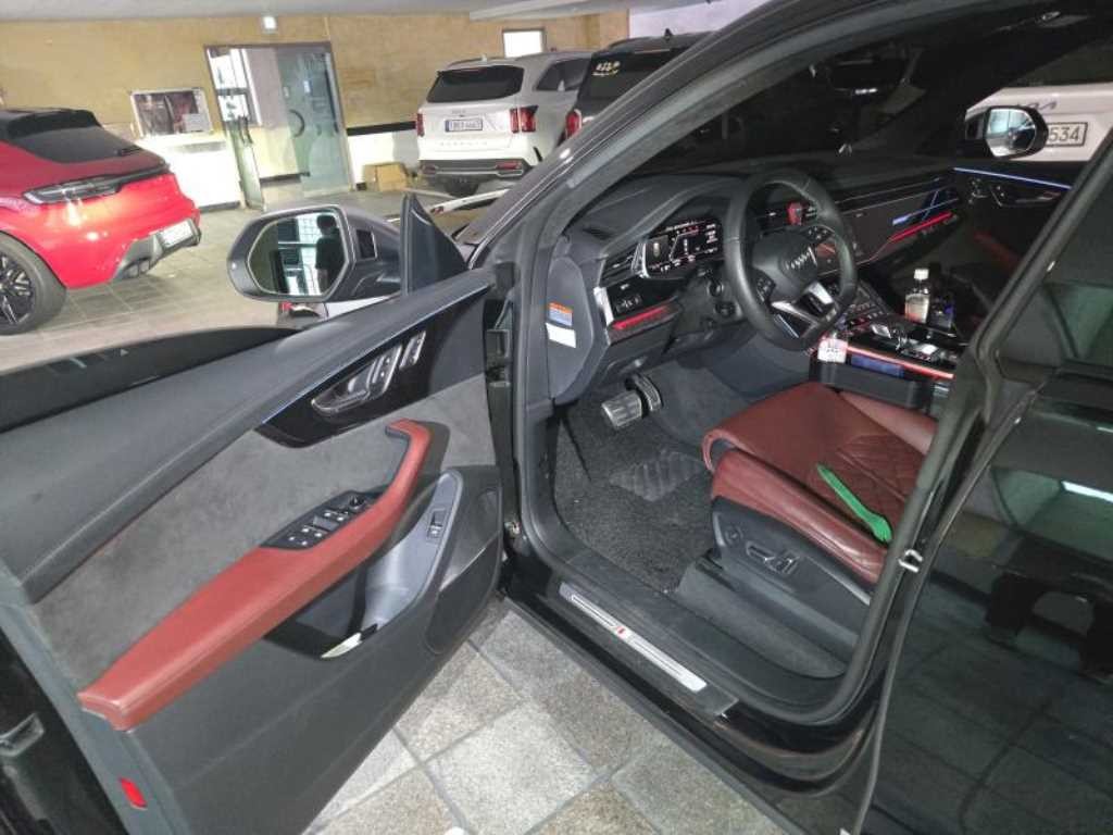 아우디 SQ8 SQ8 (4M) 4.0 TDI 콰트로 이미지 14