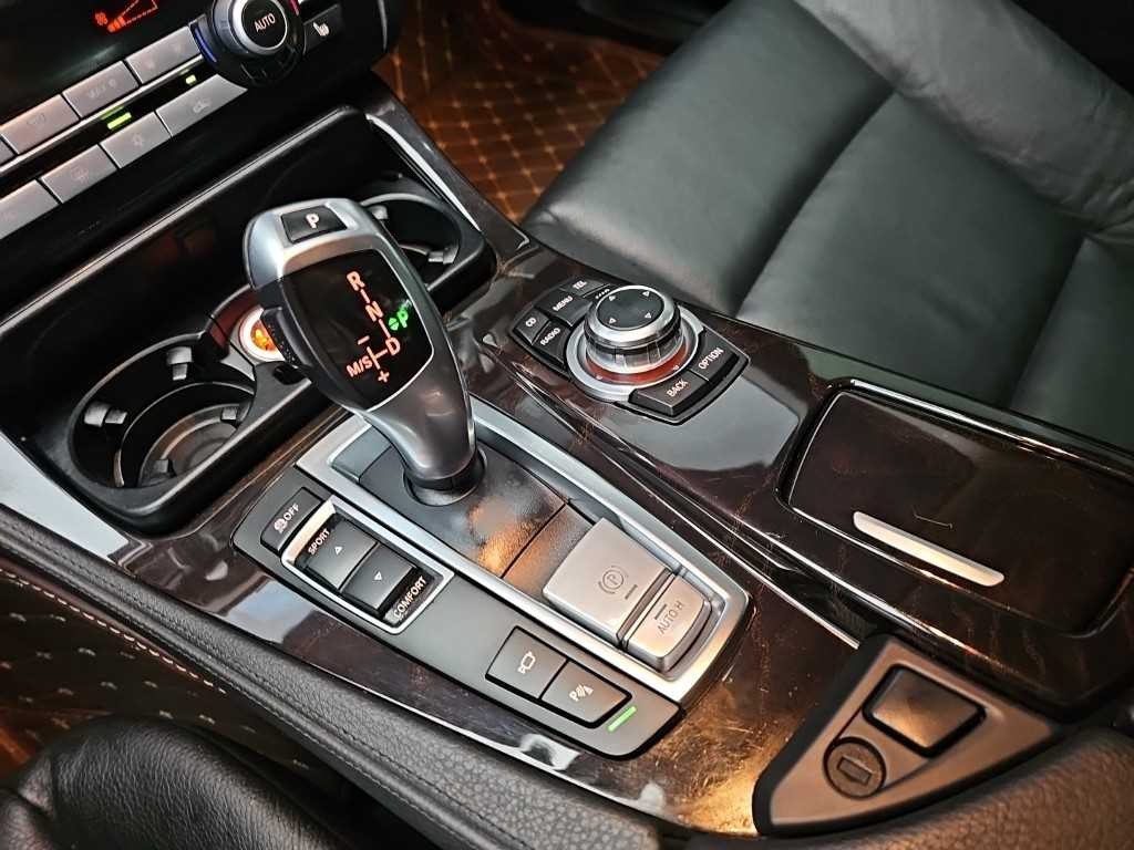 BMW 5시리즈 5시리즈 (F10) 528i 이미지 8