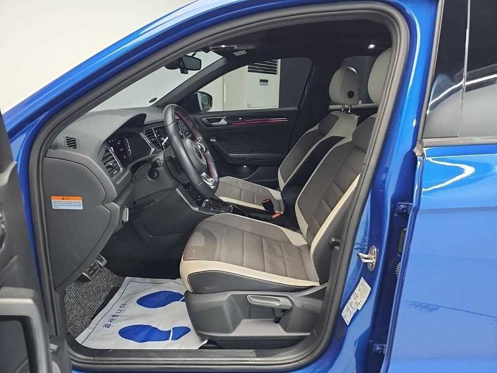 폭스바겐 티록 2.0 TDI 프레스티지 이미지 11