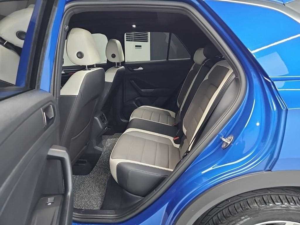 폭스바겐 티록 2.0 TDI 프레스티지 이미지 12