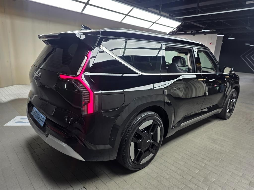 기아 EV9 롱레인지 4WD 어스 이미지 3