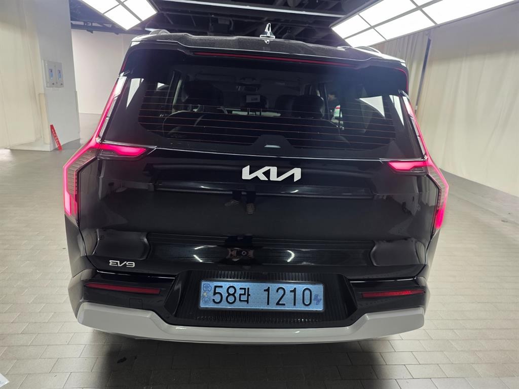 기아 EV9 롱레인지 4WD 어스 이미지 4
