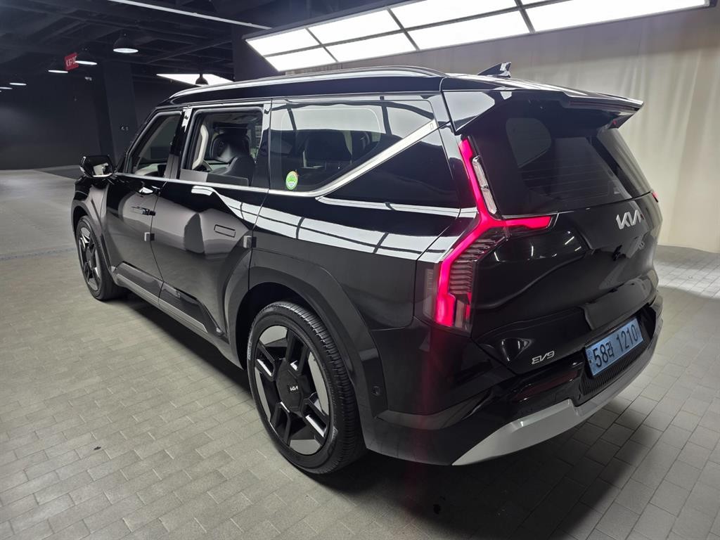 기아 EV9 롱레인지 4WD 어스 이미지 5