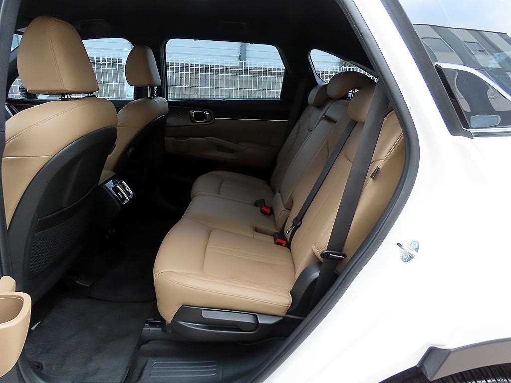 기아 쏘렌토 더 뉴 쏘렌토 4세대 가솔린 2.5T 2WD 시그니처 그래비티 이미지 6