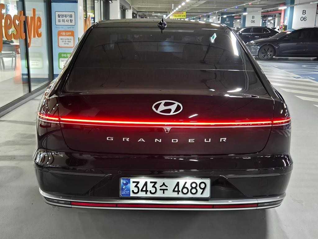 현대 그랜저 그랜저 (GN7) 가솔린 2.5 2WD 익스클루시브 이미지 5