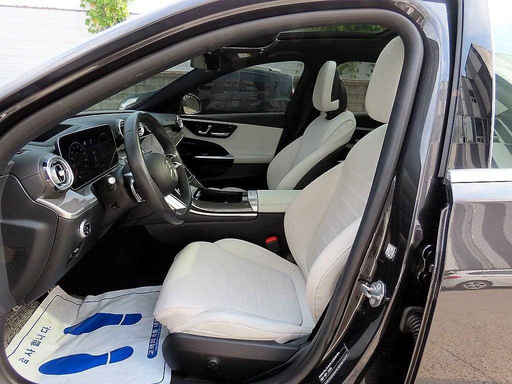 벤츠 C 클래스 C클래스 W206 C300 4MATIC AMG 라인 이미지 5