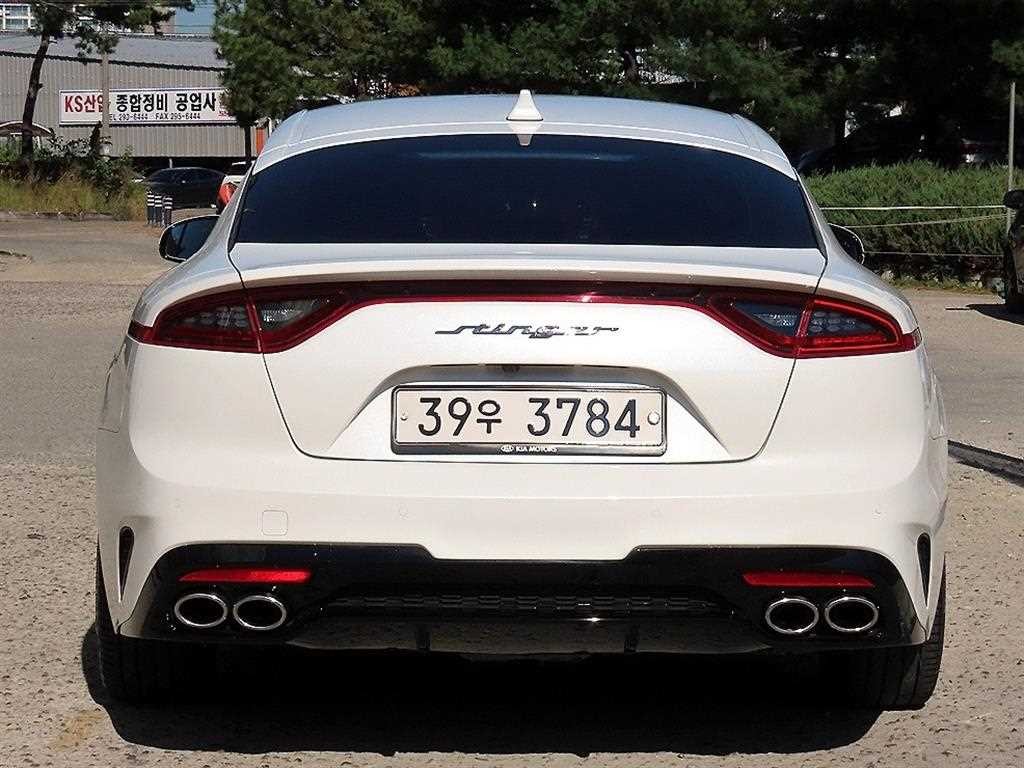 기아 스팅어 가솔린 2.0 터보 2WD 플래티넘 이미지 4