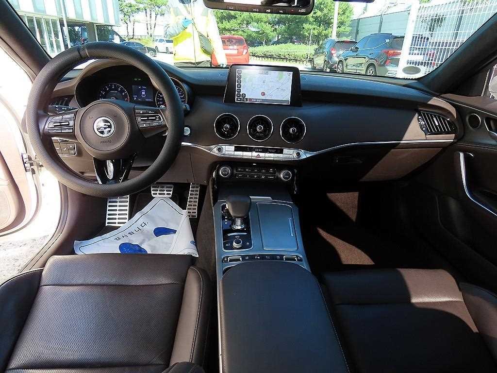 기아 스팅어 가솔린 2.0 터보 2WD 플래티넘 이미지 7
