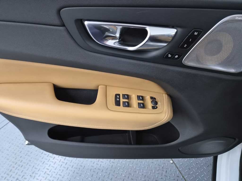 볼보 XC60 XC60(2세대) D5 AWD 인스크립션 이미지 11