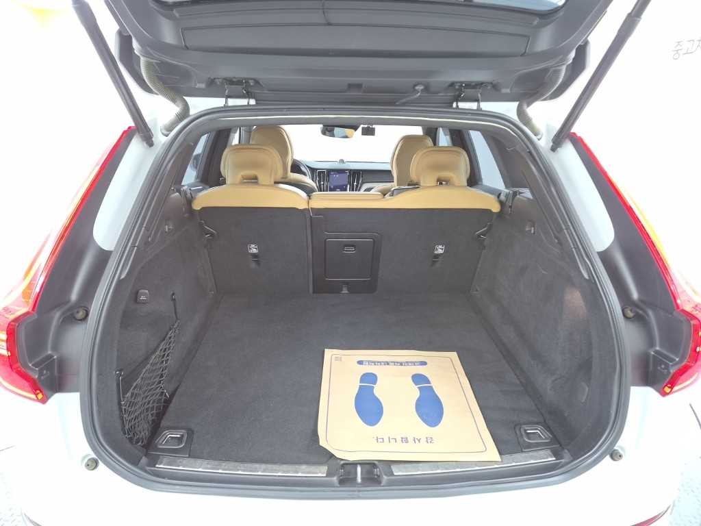 볼보 XC60 XC60(2세대) D5 AWD 인스크립션 이미지 16