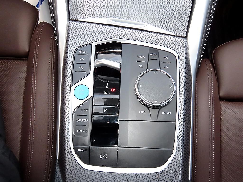 BMW i4 M50 이미지 11