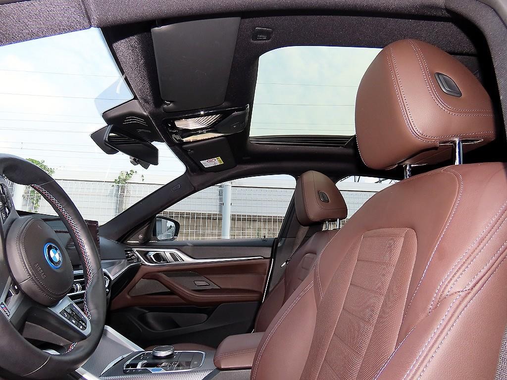 BMW i4 M50 이미지 16