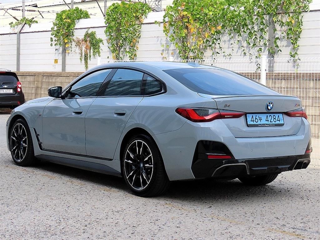 BMW i4 M50 이미지 3