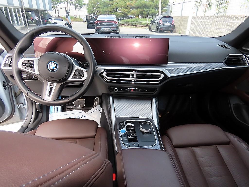 BMW i4 M50 이미지 7
