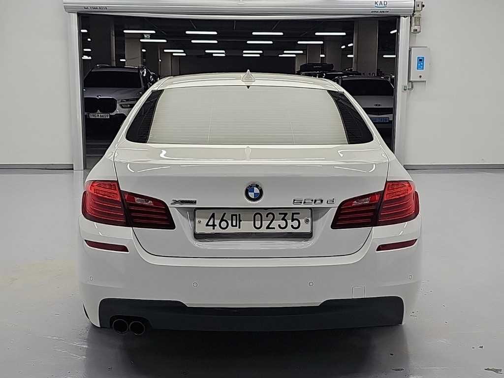 BMW 5시리즈 5시리즈 (F10) 520d xDrive M 에어로다이나믹 프로 이미지 3