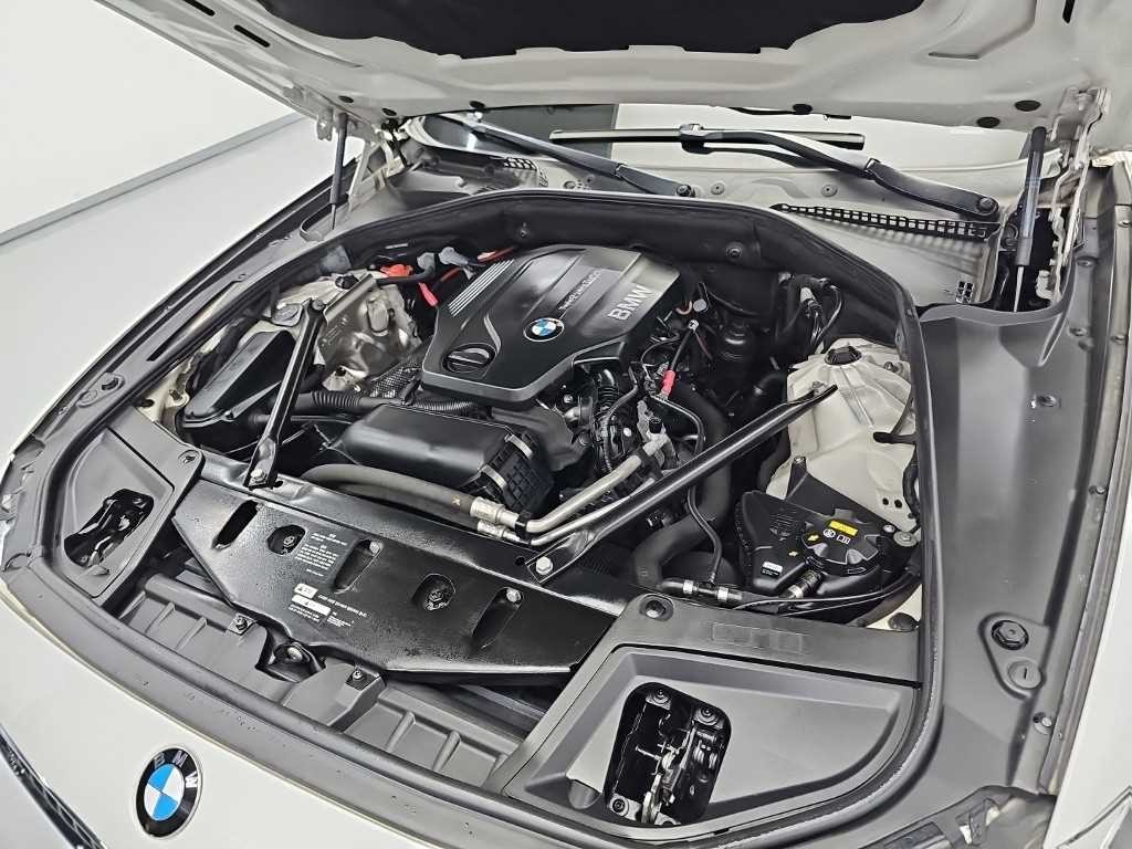 BMW 5시리즈 5시리즈 (F10) 520d xDrive M 에어로다이나믹 프로 이미지 5