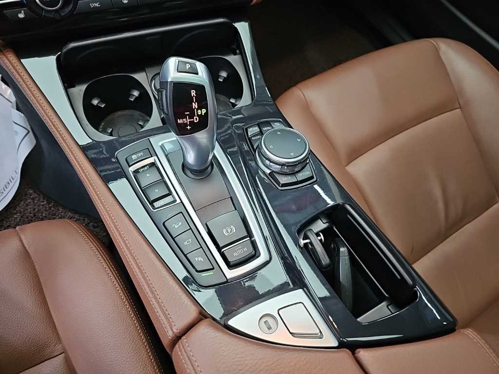 BMW 5시리즈 5시리즈 (F10) 520d xDrive M 에어로다이나믹 프로 이미지 8
