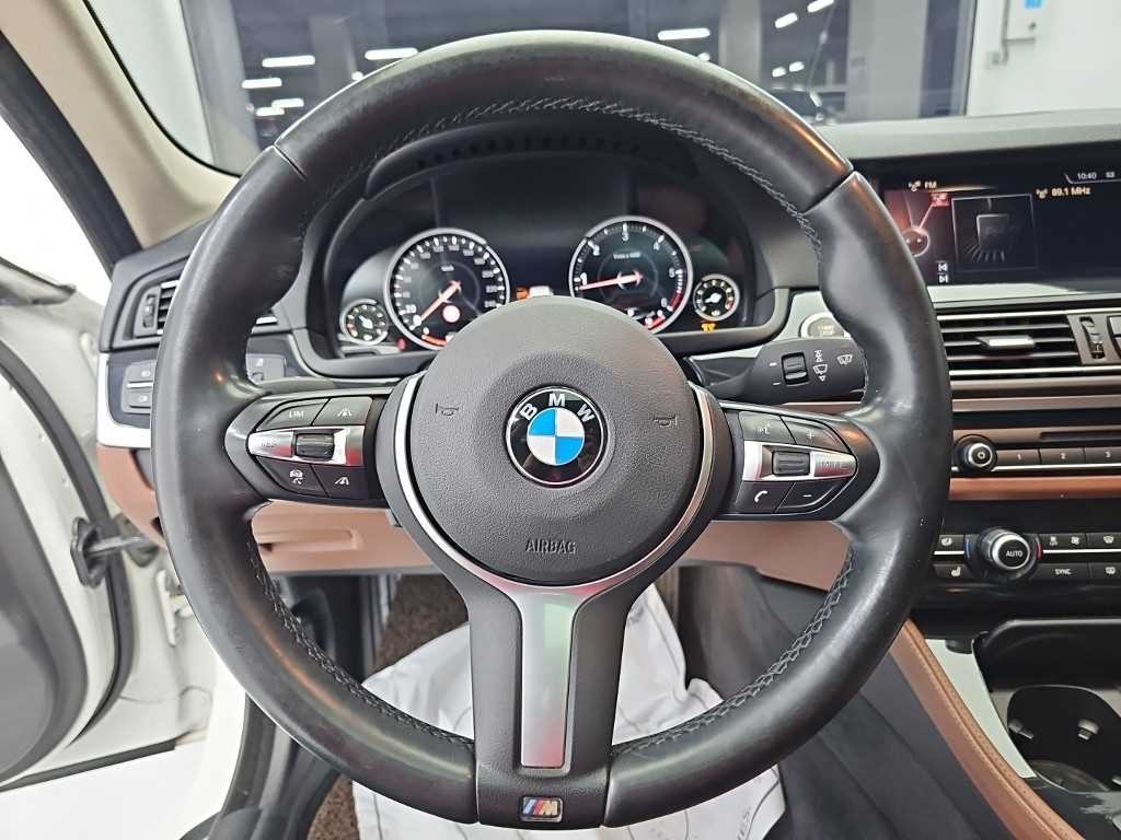 BMW 5시리즈 5시리즈 (F10) 520d xDrive M 에어로다이나믹 프로 이미지 9
