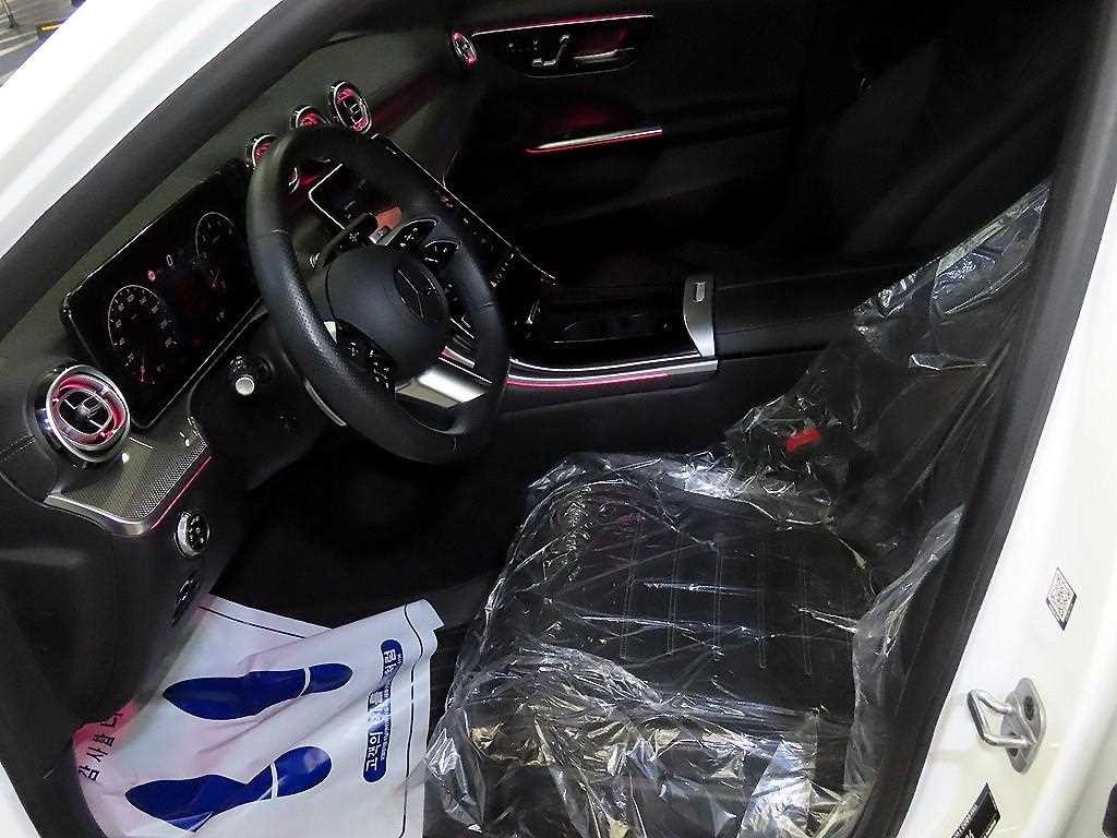 벤츠 C 클래스 C클래스 W206 C200 AMG 라인 이미지 6